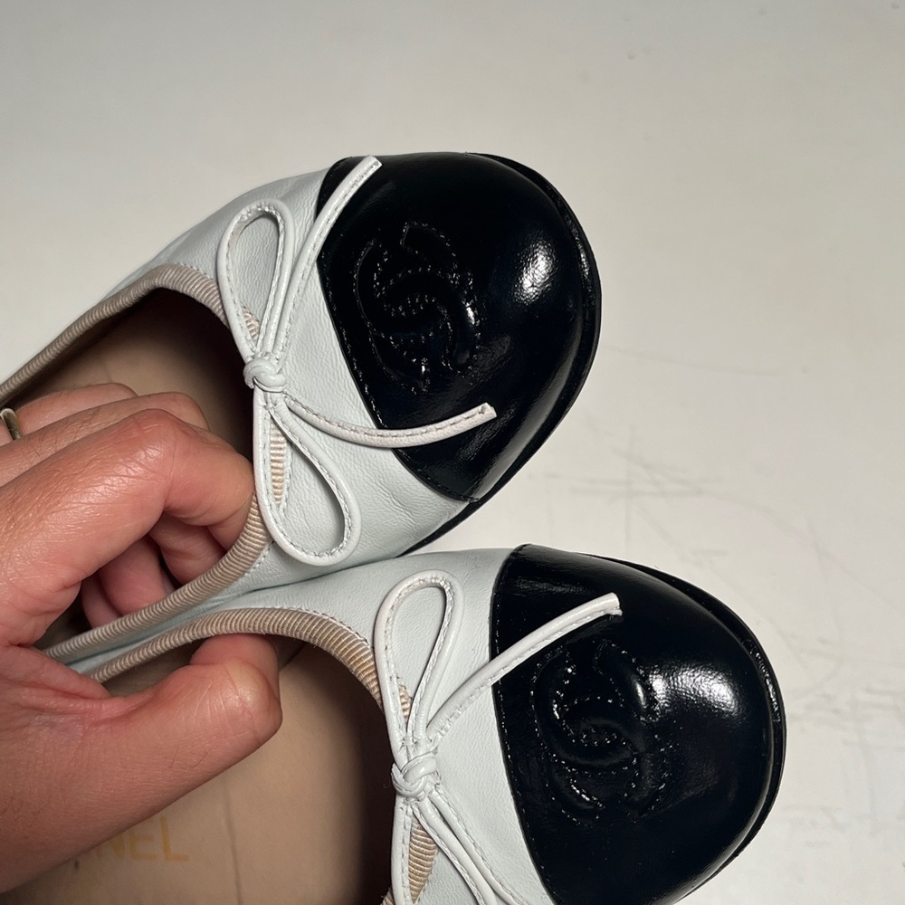 CHANEL Women's Cream and Black Cap Toe Flats - Picture 2 of 10
